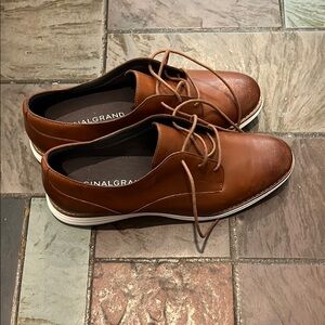 Cole Haan Brown Leather Oxfords with Minimalist Design